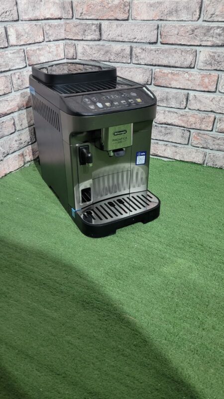 ae13fdd6-1435-44cb-a0d4-c9a8e1cad61f